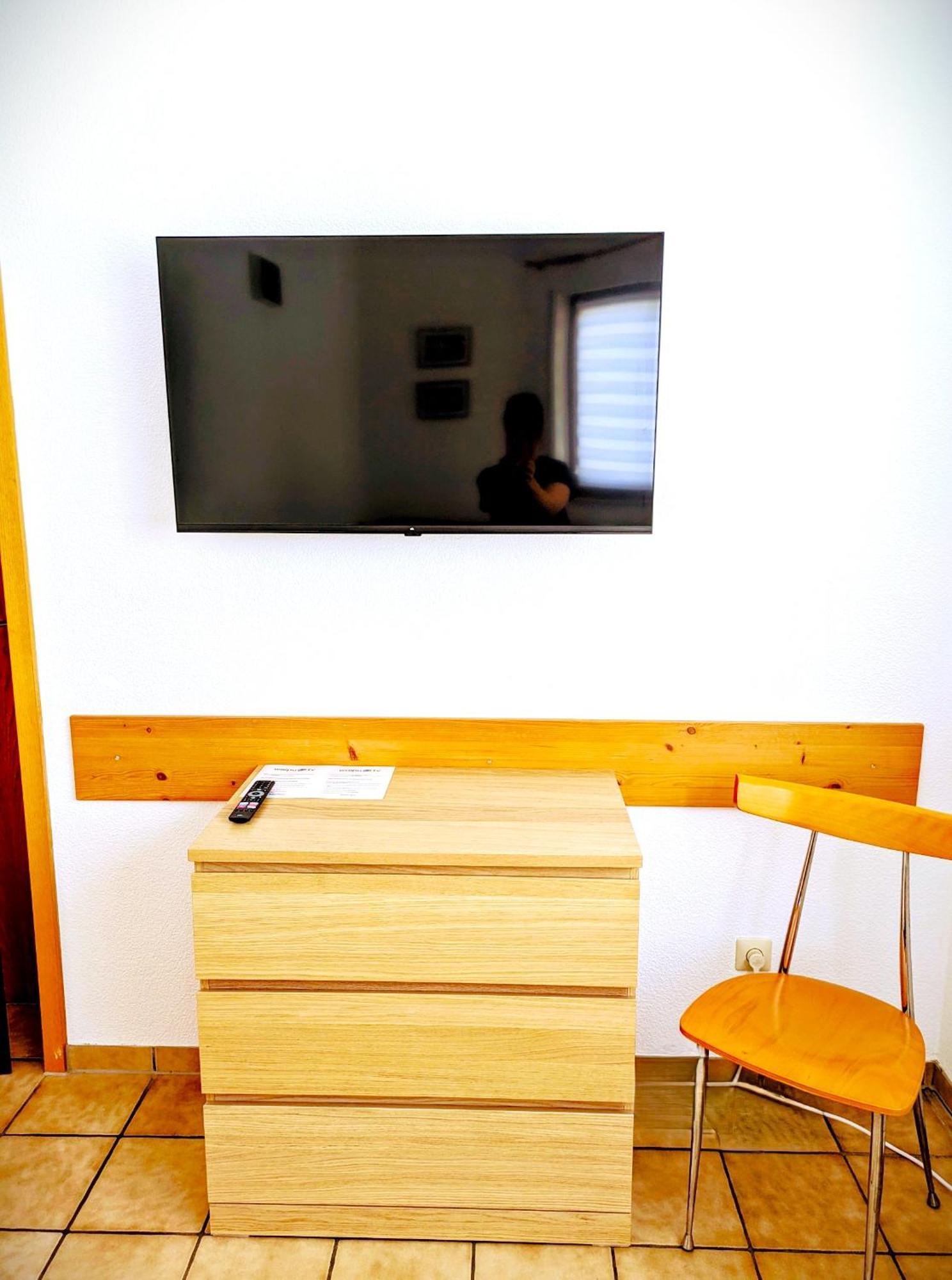 4 Zimmer Geraeumige Und Ruhig Gelegene Ferien- Und Monteurwohnung Nur Fuer Sie Allein Aujvari Vermietungen Spiegelberg Екстериор снимка